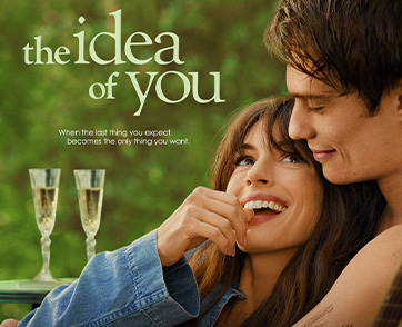 The Idea of You : หนังโรแมนติกคอมเมดี้สูตรสำเร็จที่อัปเดตแพทช์ทางสังคม ผ่านความสัมพันธ์ของคุณแม่เลี้ยงเดี่ยวกับป๊อปสตาร์ | Film to Watch Short Review